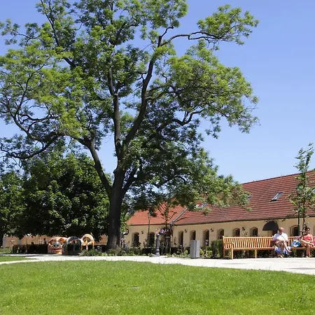 Hotel U Zvonu 4*