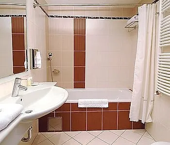 U Zvonu Hotel 4*